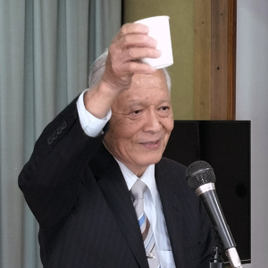 中原ひでふみ川越市議会議員出席の脇田本町自治会定期総会にて鶴岡前会長の乾杯